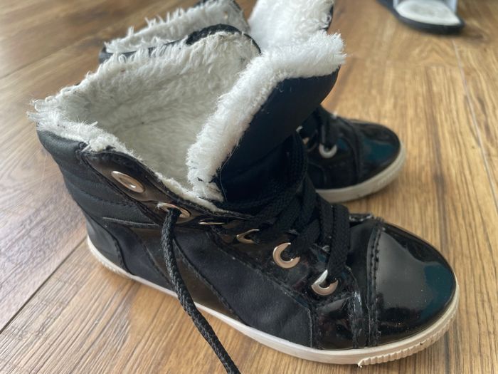 Vends 2 paires de chaussures filles T30 - photo numéro 4