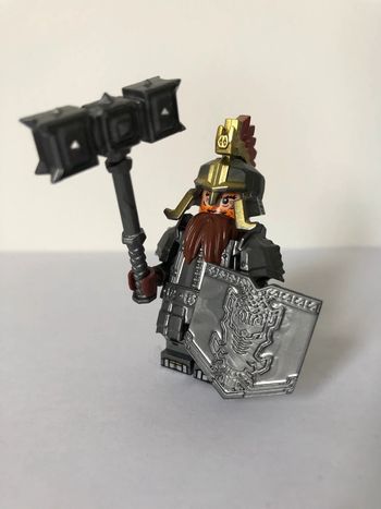 Figurine type lego Thorin. le seigneur des anneaux/Hobbit