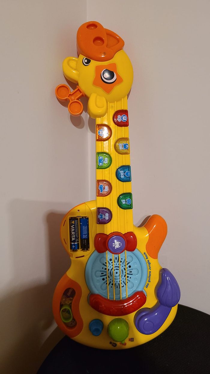 VTECH Ma guitare girafe interactive Jungle rock Dès 18 mois