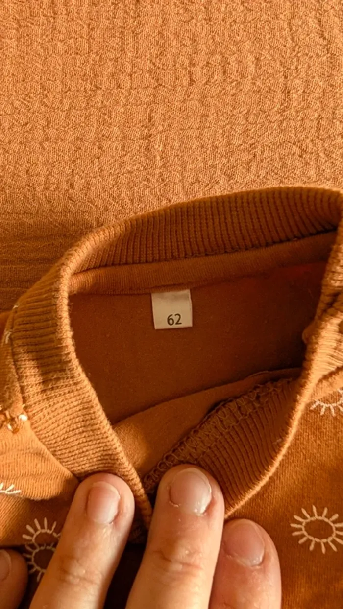 Ensemble orangé - photo numéro 3