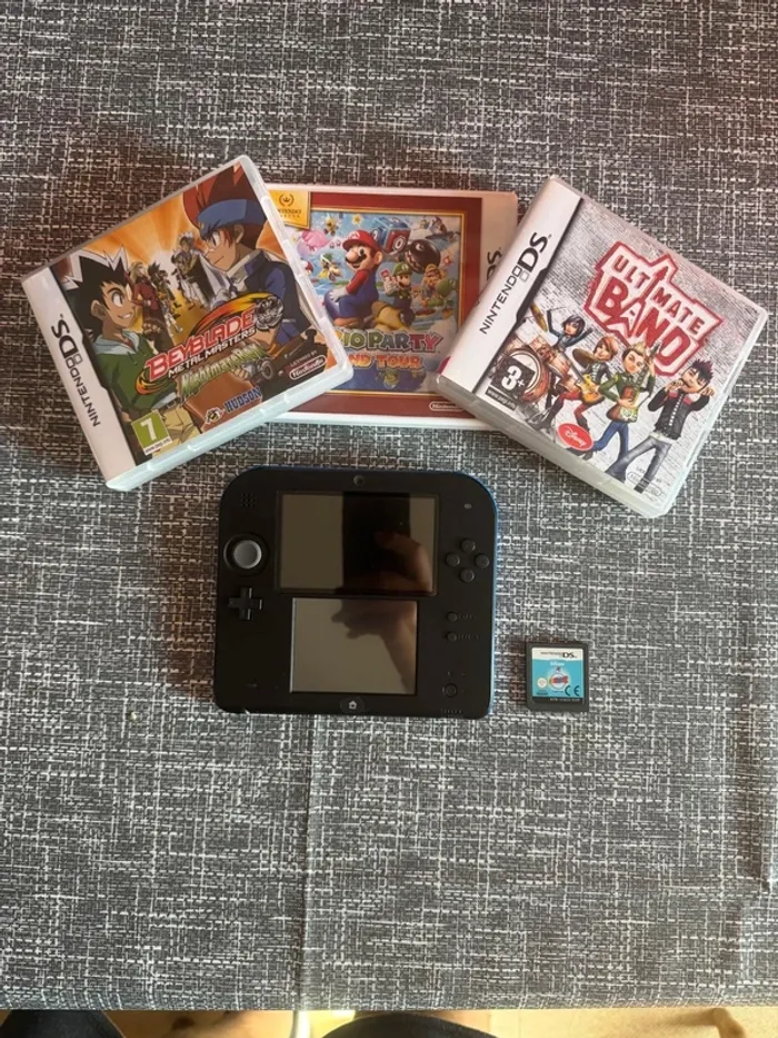 Console Nintendo 2 ds - photo numéro 2