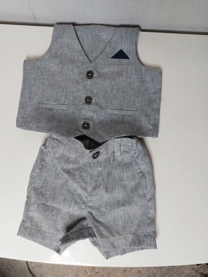 Ensemble gilet short gris " Primark"