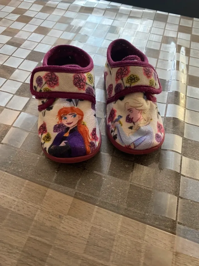 Chaussons reine des neiges taille 26