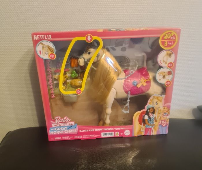 Grand cheval de barbie avec sons NEUF