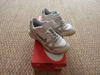 Baskets Nike Capri pointure 32