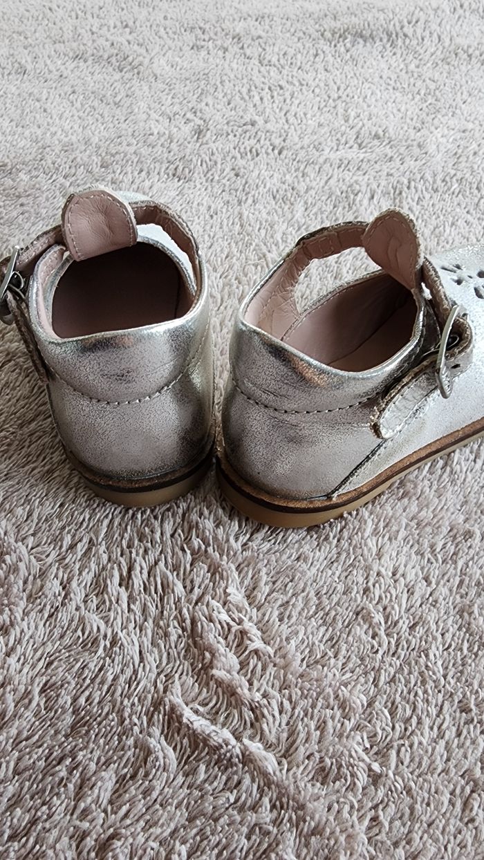Chaussures taille 20 - photo numéro 3