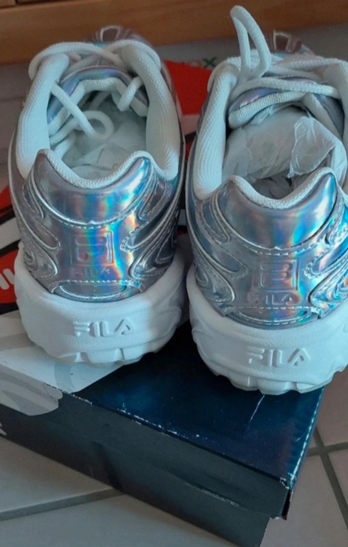 Magnifique baskets 37 Fila Neuves argenté - photo numéro 5