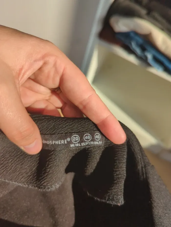Petite robe noire confortable - photo numéro 4