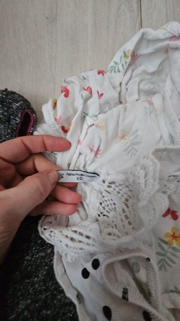 Lot de 4 robes et salopette été taille 5 ans - photo numéro 7