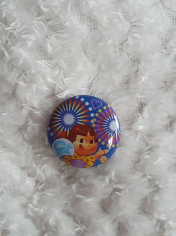 Pin broche badge en metal Peko chan hanami japon