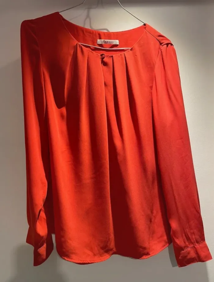 Blouse rouge satinée Camaïeu - Taille 38 - photo numéro 2