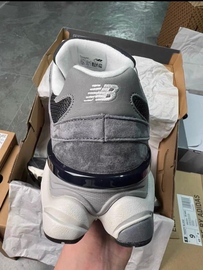 New Balance NB 9060 taille 38 - photo numéro 4