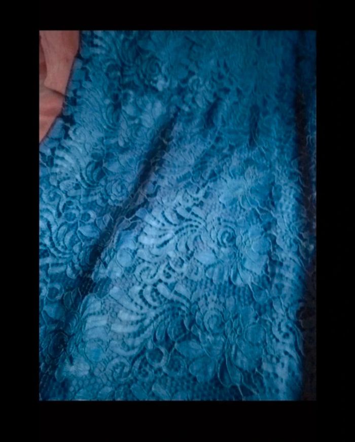 Robe habillée en dentelle - photo numéro 2