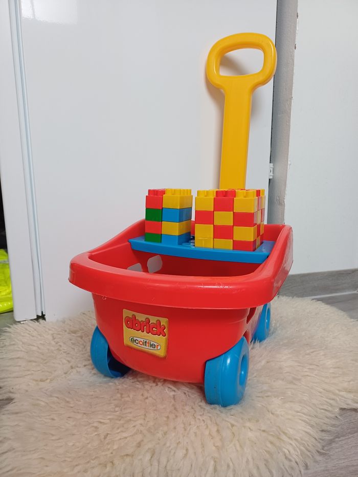 Chariot de construction + cubes