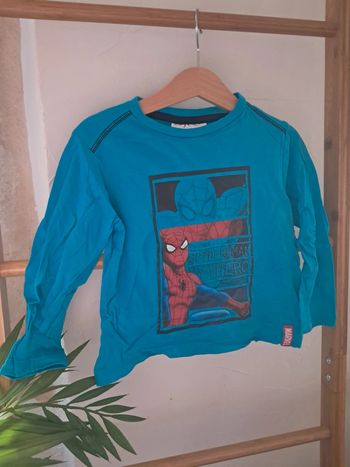 Tee shirt ML bleu Spiderman 4A très bon état