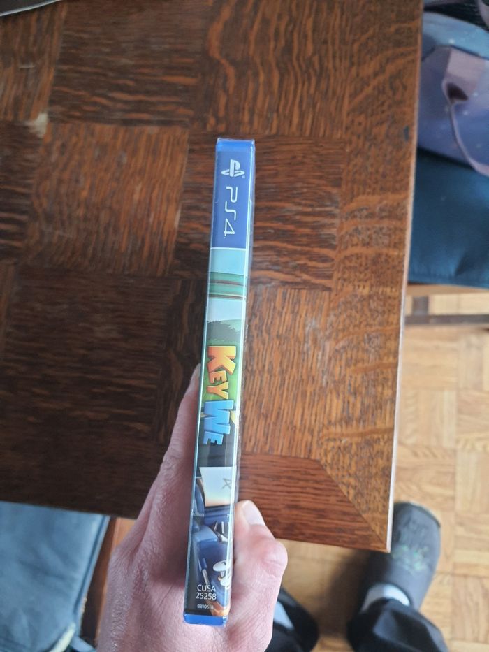 Jeu ps4 key we neuf sous blister - photo numéro 4
