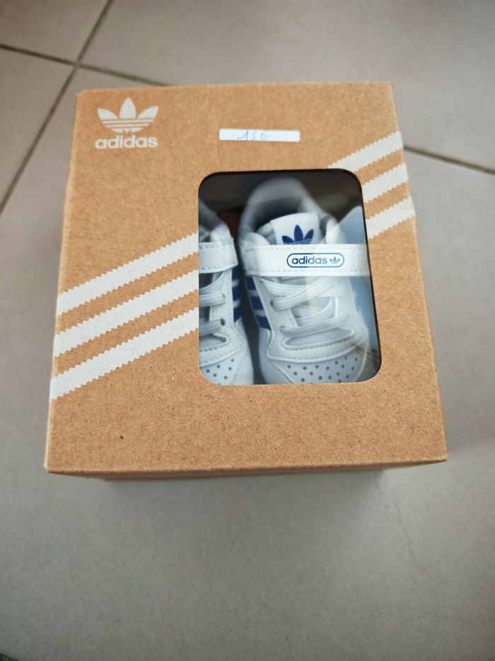 Basket bébé adidas