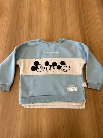 Pull Mickey primark 4-5 ans