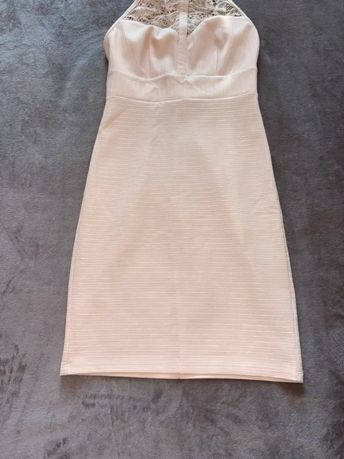 Robe femme new look taille XS couleur rose poudré en très bon état - photo numéro 3