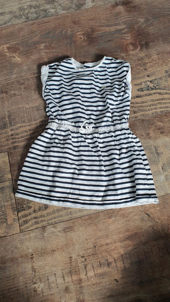 Robe kiabi 18 mois en très bon état