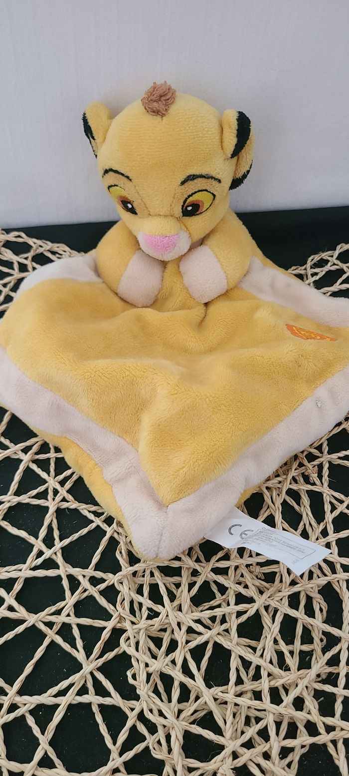Peluche disney simba le roi lion
