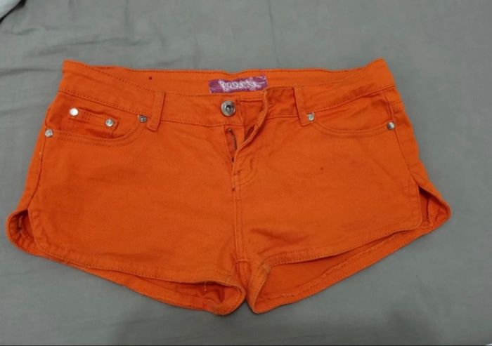 Short orange