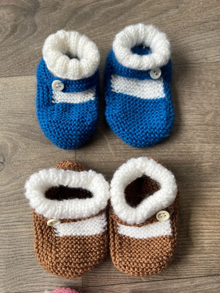 Lot de 4 chaussons bébés tricotés rose gris bleu marron - photo numéro 2