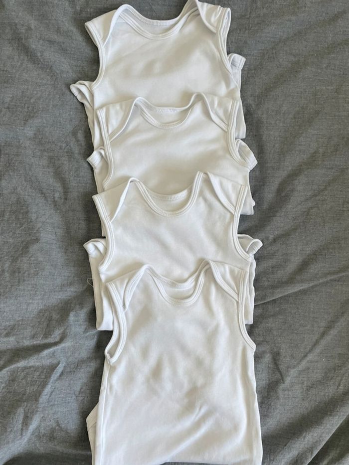 Lot de 4 bodies 2 ans