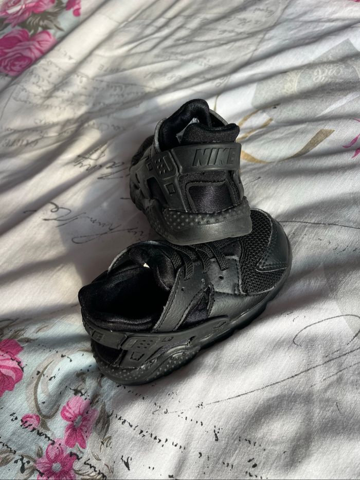 Huarache taille 22 Nike - photo numéro 2