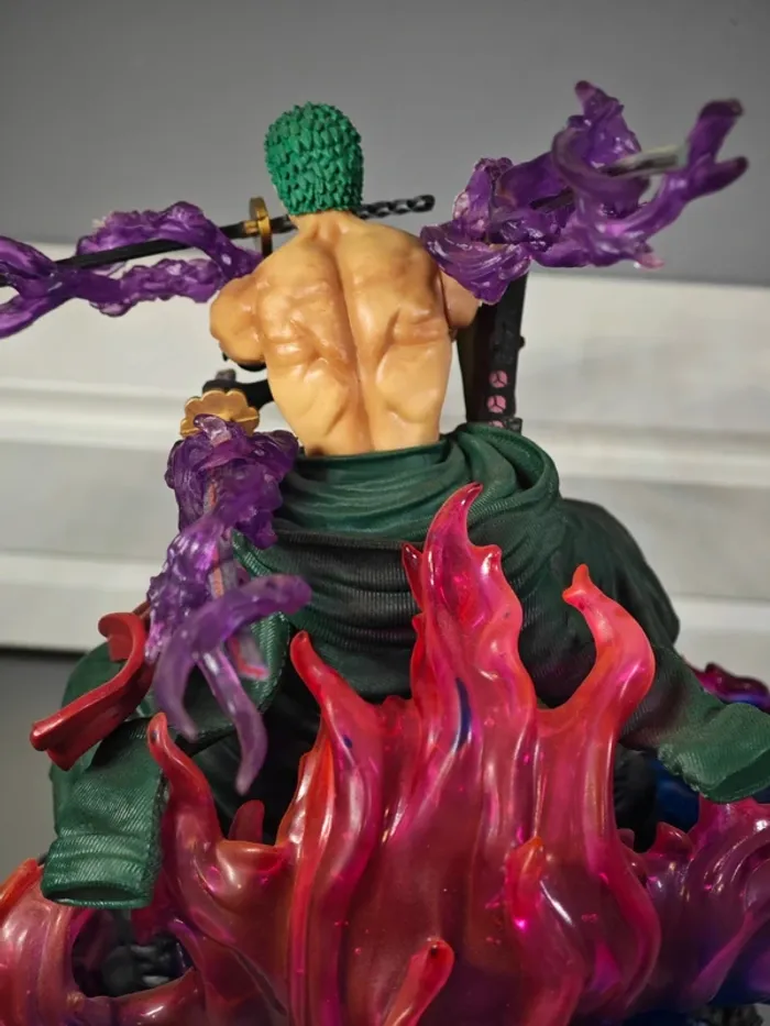 Figurine One Piece : Zorro 28cm neuve sans boîte - photo numéro 6