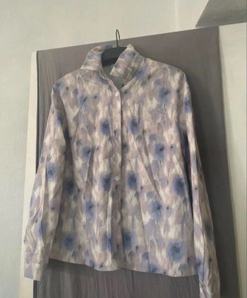 Chemise à fleurs couleurs nude