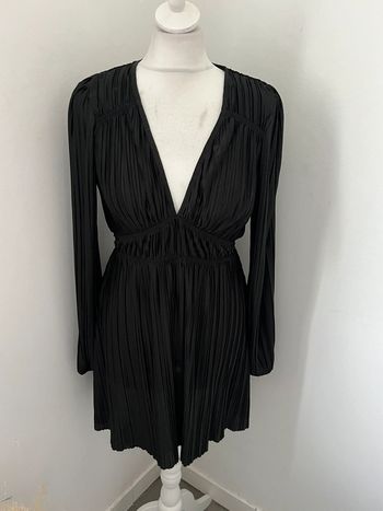 Robe noire plissée cintrée Zara S