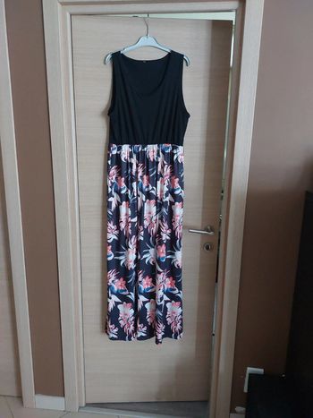 Robe longue  noire imprimé rose grande taille