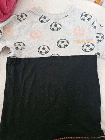 Tee shirt foot noir et gris 7 et 8 ans
