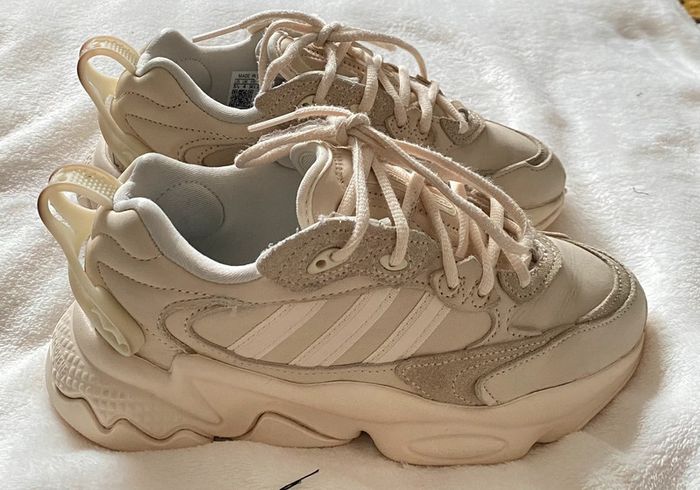 Baskets Adidas Ozweego Nude Pointure 36,5 - photo numéro 5