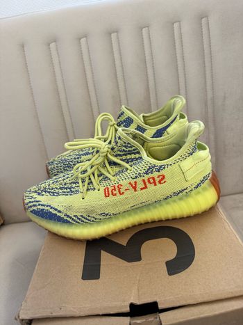 Basket  Adidas Yeezy Boost 350 pointure 41 1/3