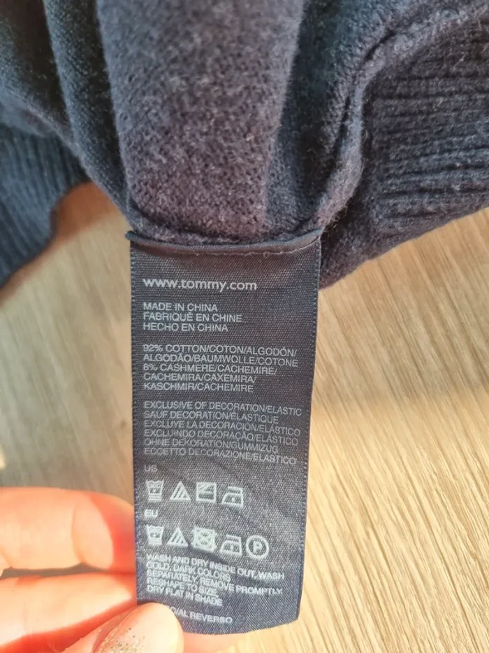 Pull en col V Tommy Hilfiger bleue Cachemire Taille L - photo numéro 3