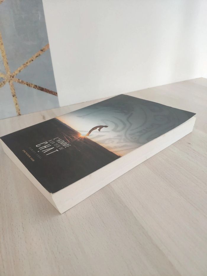 Livre grand format L'homme à la tête de chat Tahl histoire vraie - photo numéro 3