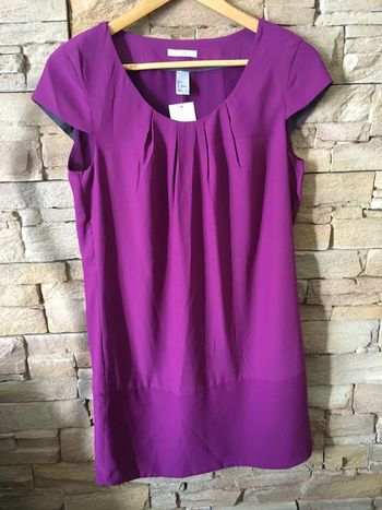 *Robe courte violet prune neuve taille 36.