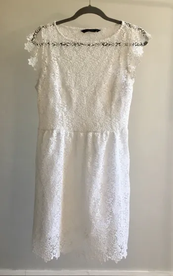 Robe dentelle Zara T.M