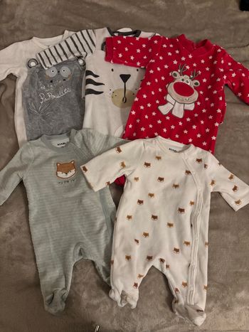 Pyjamas en velours taille 1 mois