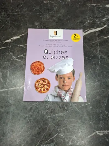 Livre cuisine pizza et quiche , cuisiner avec les enfants en très bon état