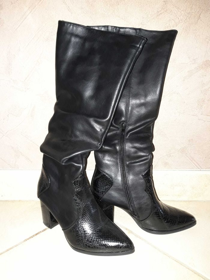 Bottes noires talons détails croco 38 neuves