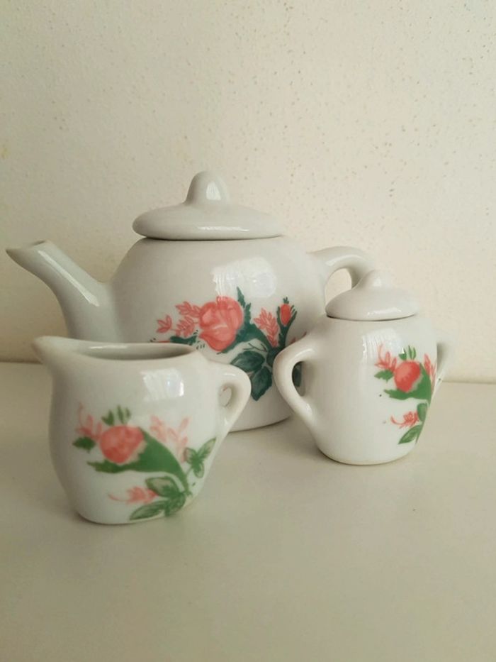 Dînette en porcelaine fleurs - photo numéro 5