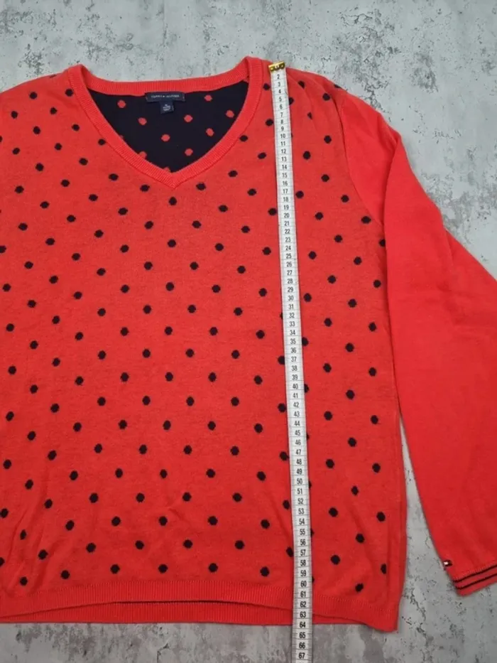 Pull col V rouge à pois noirs Tommy Hilfiger – Taille XL Femme (mesures en photos) - photo numéro 8
