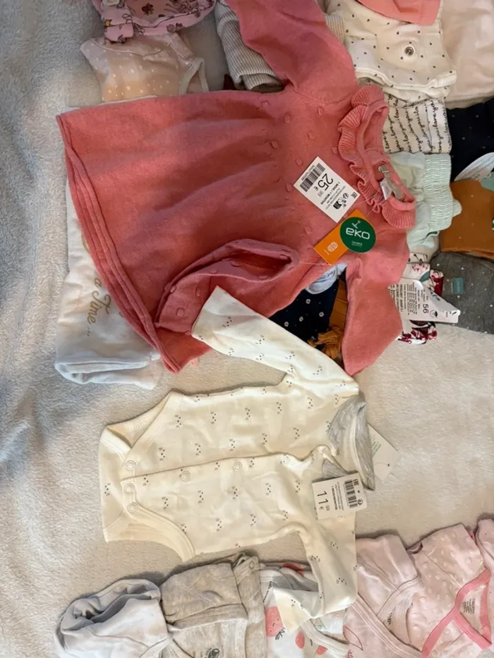 Lot complet vêtements bébé fille 1 mois (Benetton, DPAM, Orchestré) Neuf et Excellent état - photo numéro 7