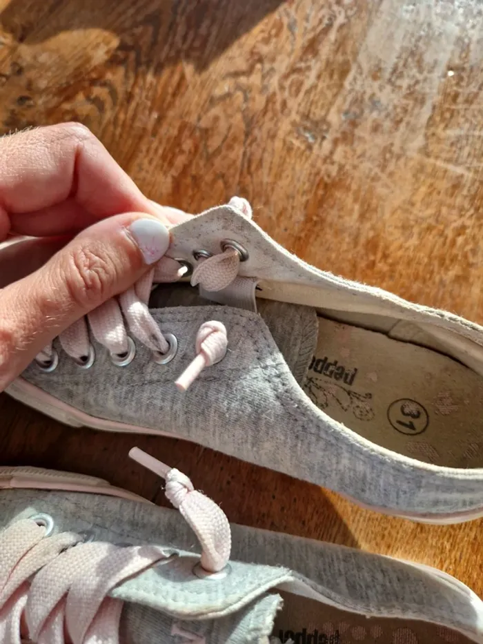 Chaussures toile pointure 31 - photo numéro 3