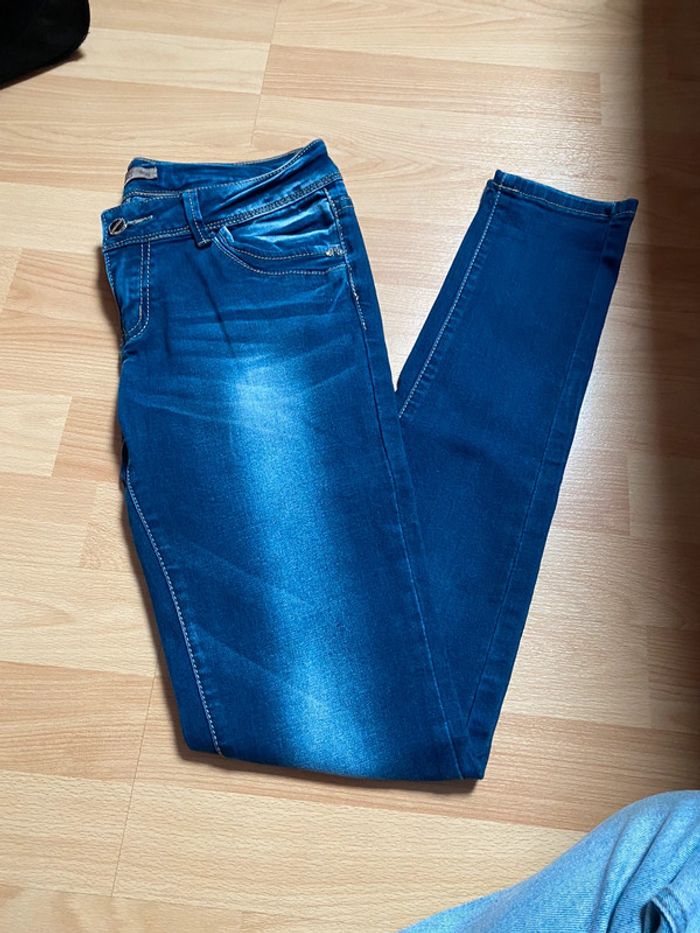 Jean bleu taille S/36 D.cherri