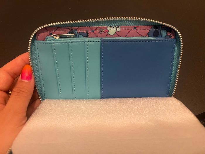 Loungefly porte feuille Stitch Scrump SDCC - photo numéro 7