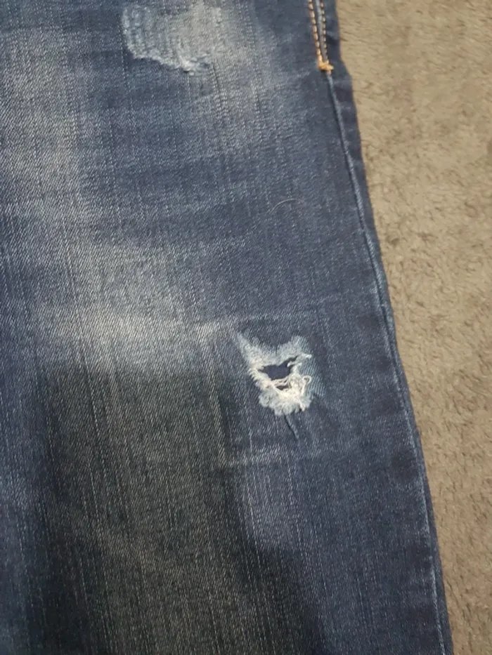 Jean slim bleue foncée effet troué taille 36 - photo numéro 6
